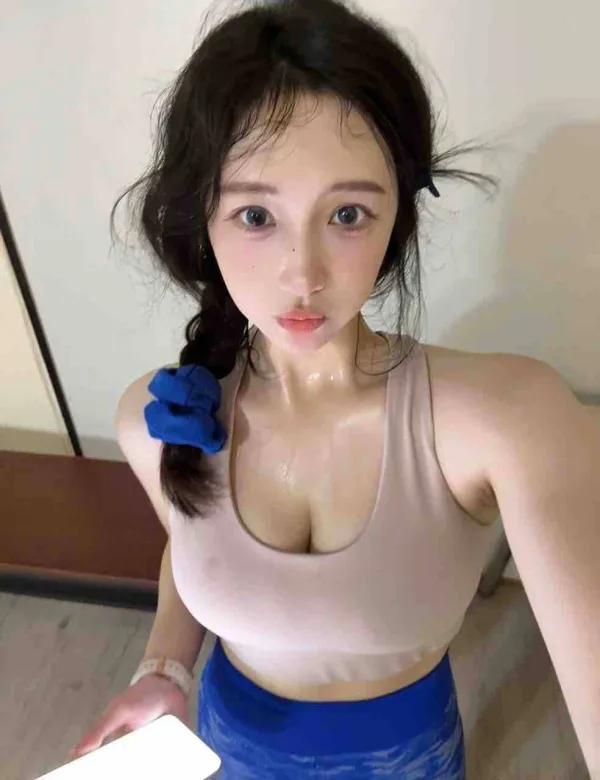 台北外送茶-莉娜